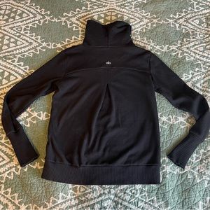 Womens Alo Yoga haze long sleeve sweatshirt in black size small